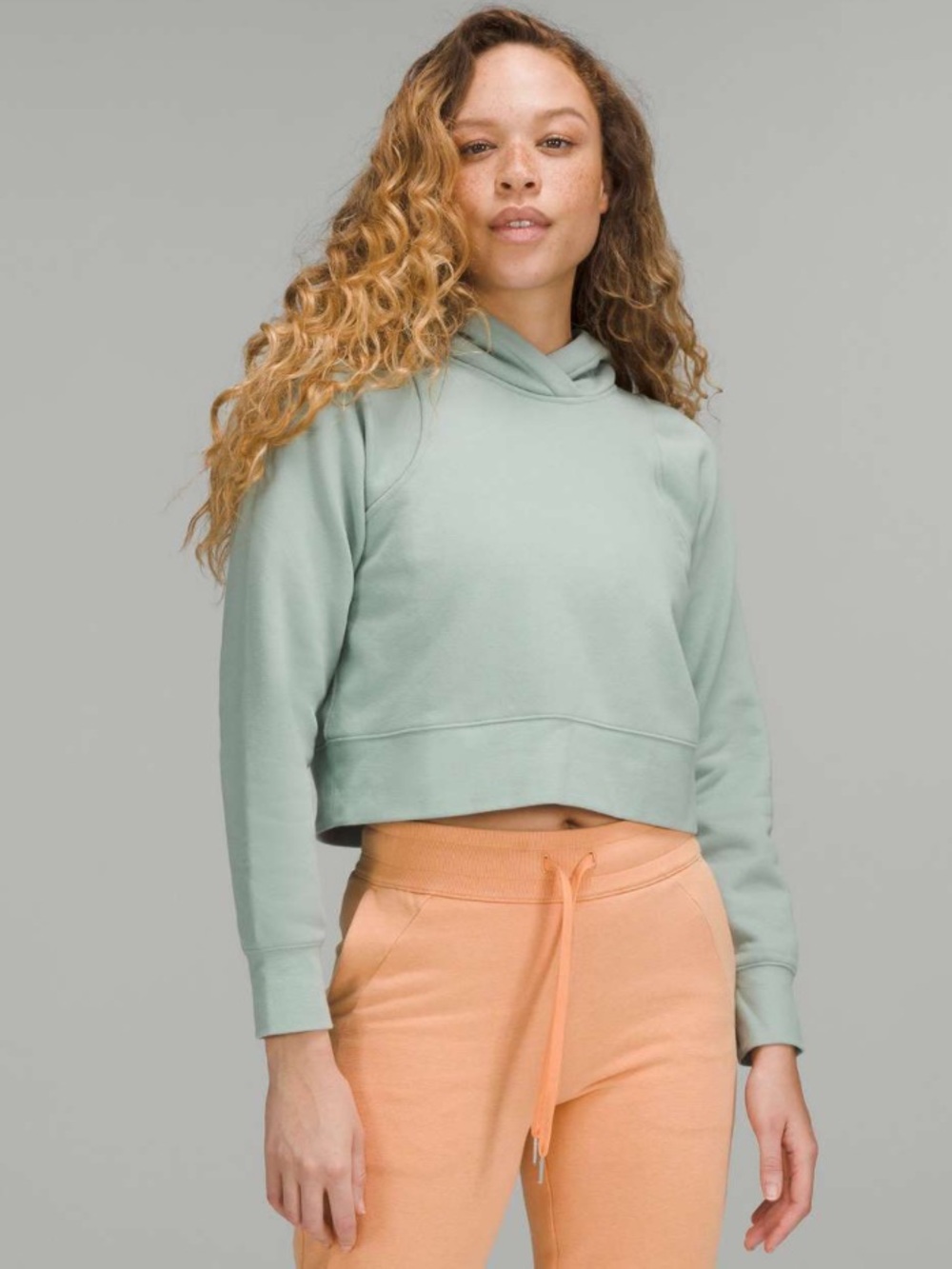 Lululemon Loungeful Cropped Hoodie
Silver Blue size 4